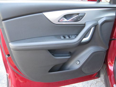 Used 2019 Chevrolet Blazer LT FWD image 11
