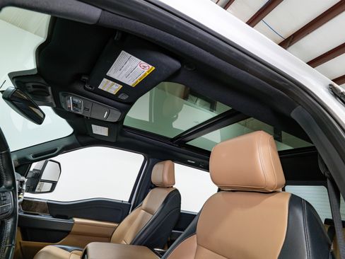 Used 2023 Ford F250 Lariat w/ Chrome Package image 21