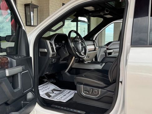 Used 2017 Ford F450 Platinum w/ Platinum Ultimate Package AWD/4WD image 23