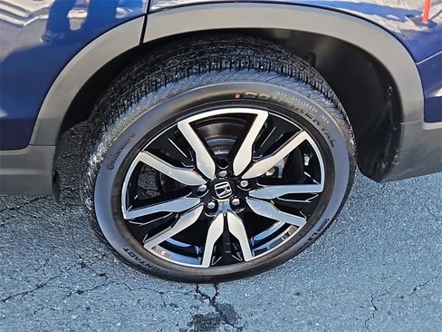 Certified 2022 Honda Pilot Touring image 3