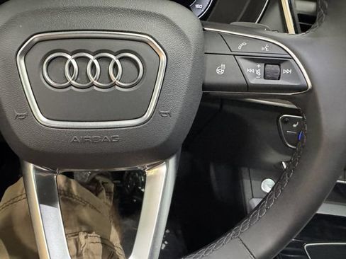 Used 2025 Audi Q5 2.0T Premium w/ Convenience Plus Package AWD/4WD image 25