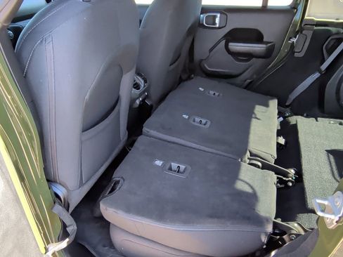 Used 2022 Jeep Wrangler Unlimited Willys image 36