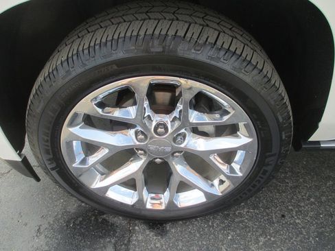 Used 2019 GMC Yukon XL Denali w/ Denali Ultimate Package image 13