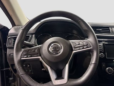 Used 2018 Nissan Rogue SV AWD/4WD image 11
