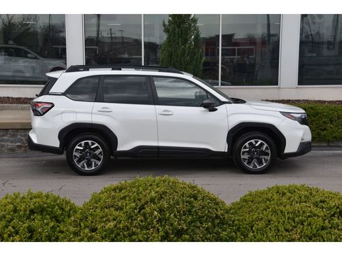 Used 2026 Subaru Forester Premium AWD/4WD image 3