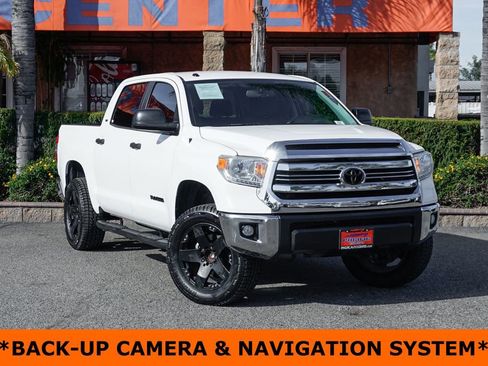 Used 2017 Toyota Tundra SR5 w/ SR5 Upgrade Package image 2