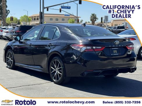 Used 2024 Toyota Camry SE FWD image 4