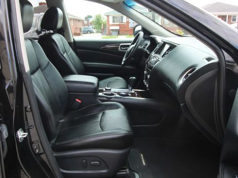Used 2014 Nissan Pathfinder Platinum AWD/4WD image 10