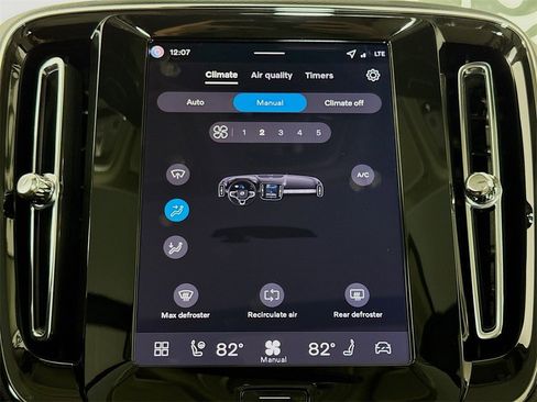 Certified 2026 Volvo XC40 B5 Plus w/ Protection Package Premier image 16