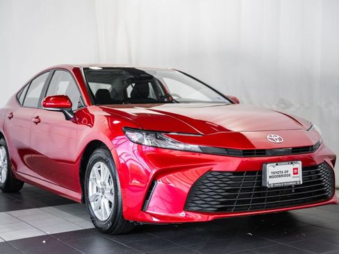 Used 2025 Toyota Camry LE FWD image 1