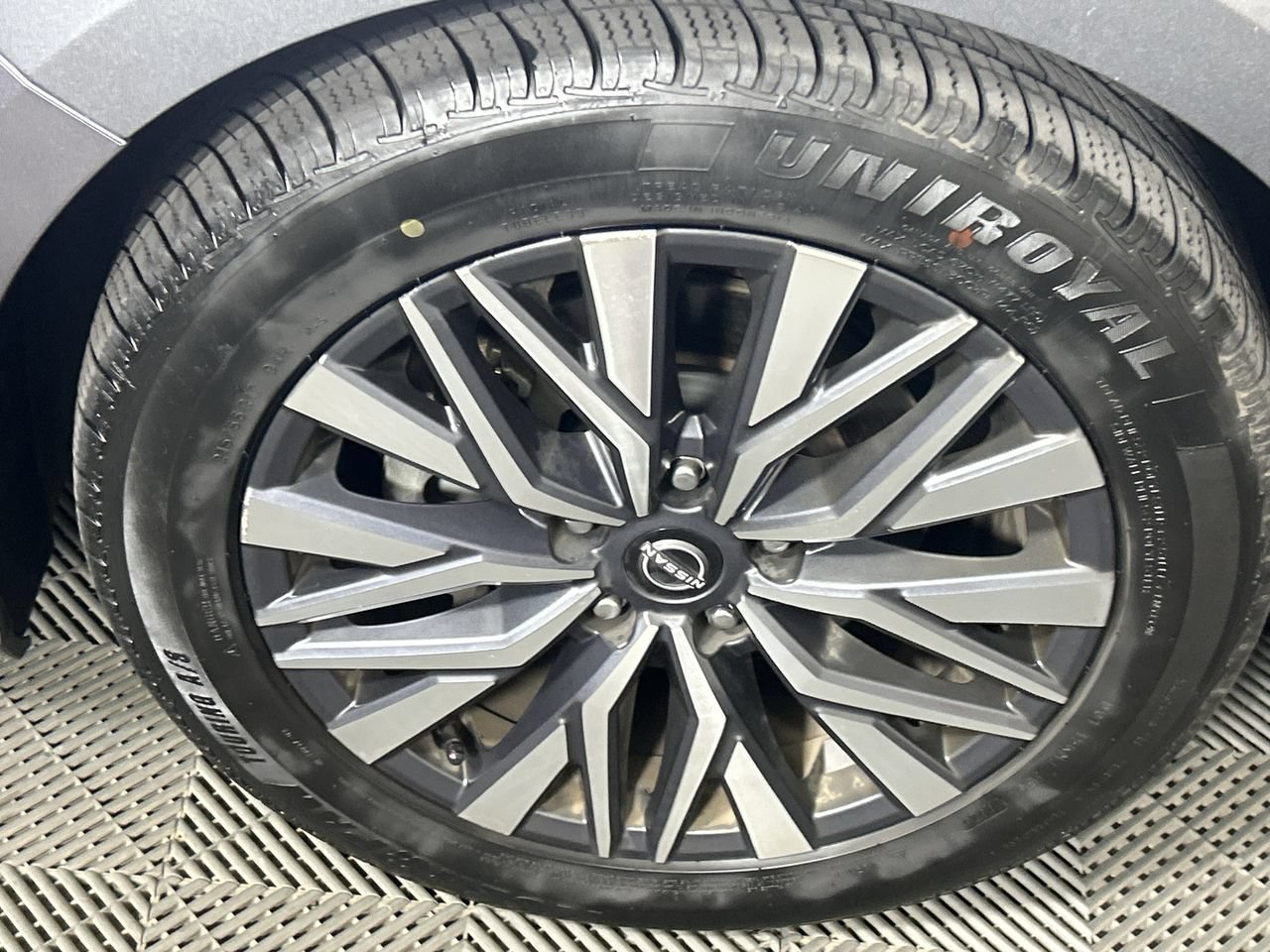 Used 2023 Nissan Altima 2.5 SV FWD image 10