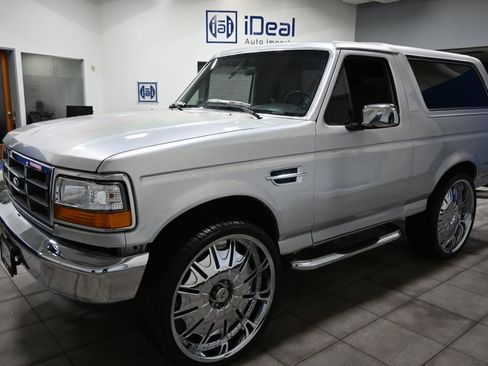 Used 1993 Ford Bronco image 1