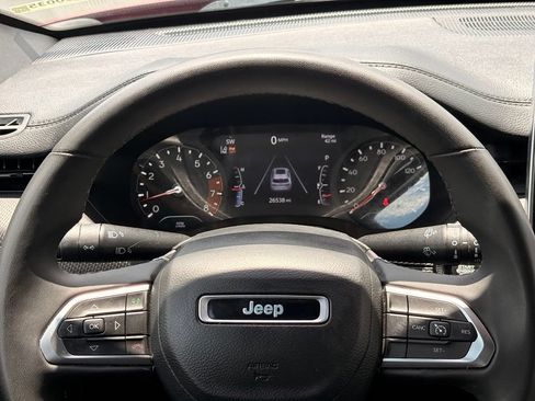 Used 2023 Jeep Compass Latitude AWD/4WD image 15