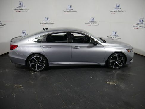 Used 2022 Honda Accord Sport image 3