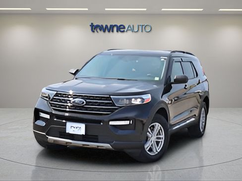 Used 2023 Ford Explorer XLT w/ Equipment Group 202A AWD/4WD image 10