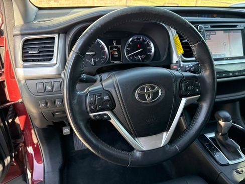 Used 2014 Toyota Highlander Limited image 31