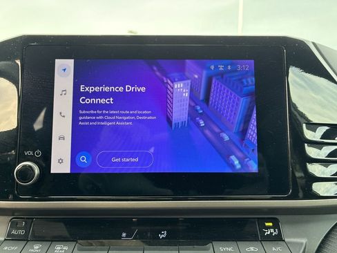 Used 2025 Toyota Camry SE image 15