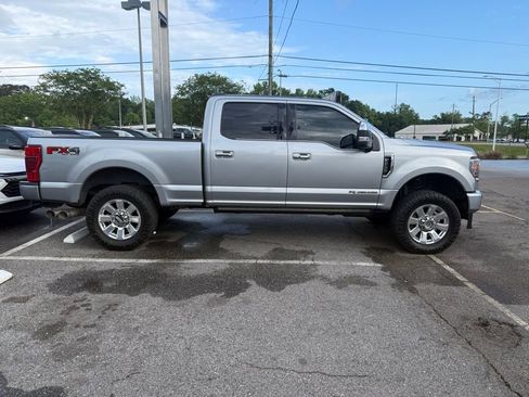 Used 2022 Ford F250 Platinum w/ FX4 Off-Road Package AWD/4WD image 6