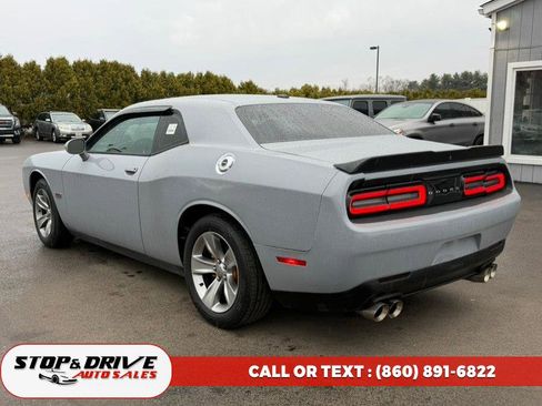 Used 2021 Dodge Challenger SXT image 3