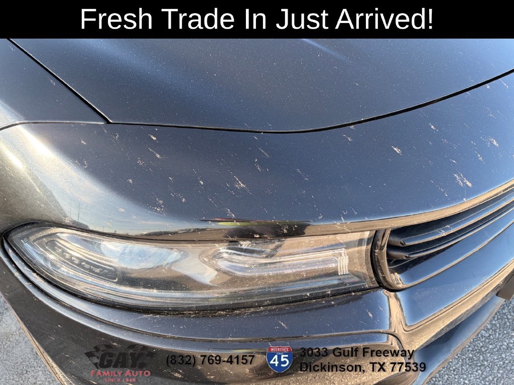 Used 2019 Dodge Charger SXT w/ Blacktop Package RWD image 5