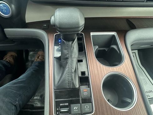 Used 2022 Toyota Sienna LE image 16