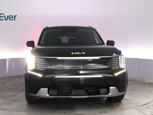 Used 2024 Kia EV9 Land AWD/4WD image 12