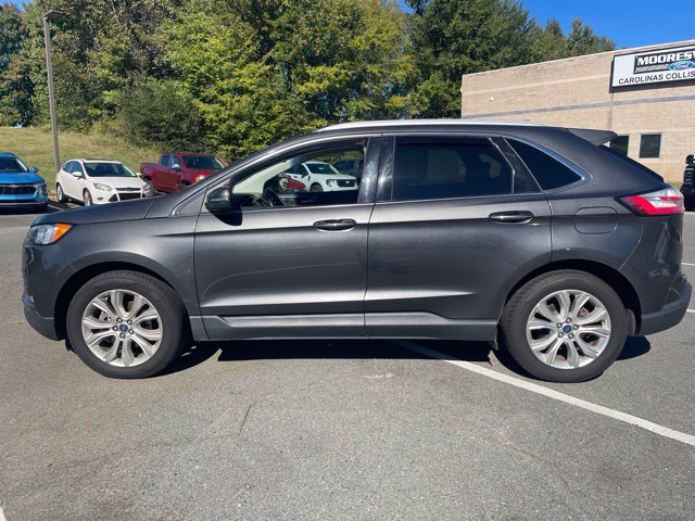 Used 2020 Ford Edge Titanium FWD image 2