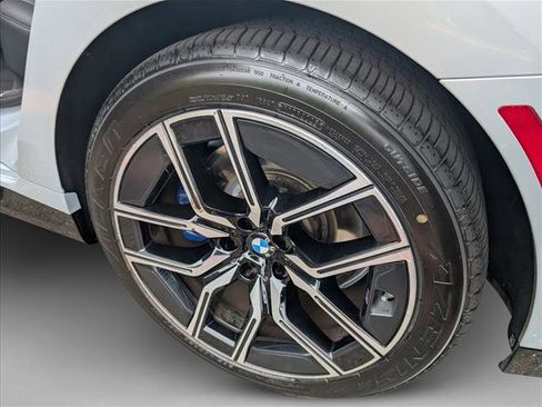 Used 2023 BMW 740i image 24
