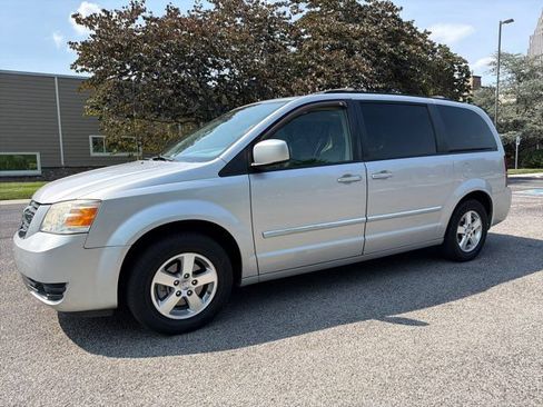 Used 2008 Dodge Grand Caravan SXT FWD image 4