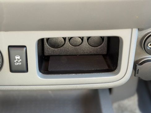 Used 2017 Nissan Frontier SV image 14