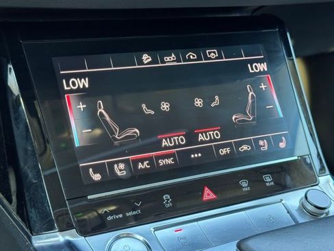 Used 2019 Audi e-tron Premium Plus image 33