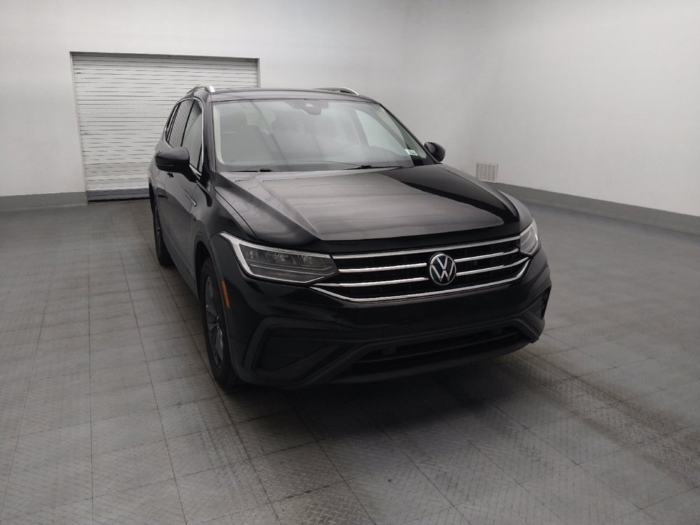 Used 2023 Volkswagen Tiguan SE w/ Panoramic Sunroof Package FWD image 14