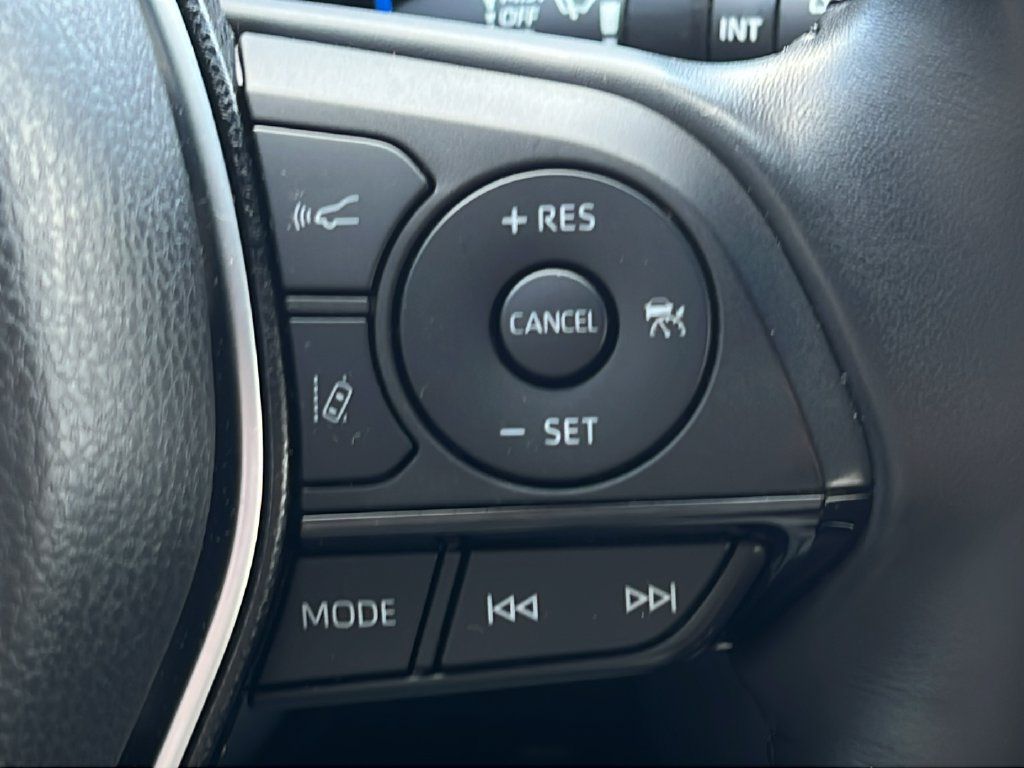 Used 2023 Toyota Venza XLE AWD/4WD image 20