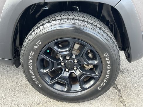 Used 2022 Jeep Cherokee Trailhawk w/ Sun, Sound & Nav Group image 9