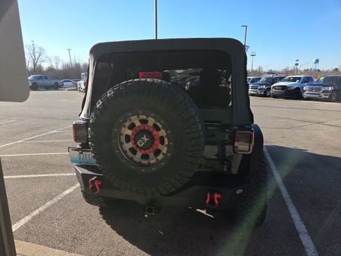 Used 2012 Jeep Wrangler Unlimited Sahara w/ Connectivity Group image 11