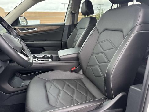 Used 2025 Volkswagen Atlas SE FWD image 15