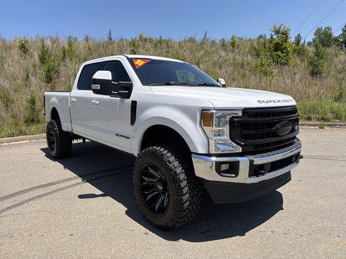 Used 2022 Ford F250 Lariat w/ Lariat Value Package AWD/4WD image 3