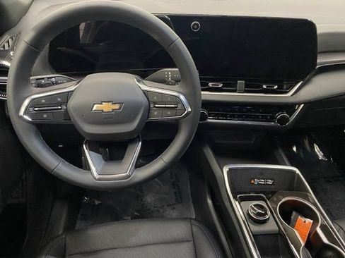 New 2027 Chevrolet Equinox LT w/ Convenience Package II AWD/4WD image 16
