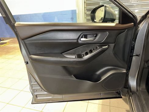 Used 2023 Nissan Rogue SV w/ SV Premium B Package image 30