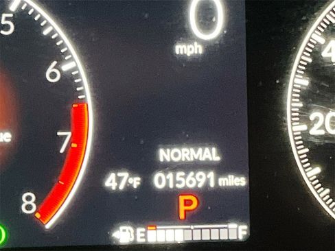 Used 2025 Honda Pilot TrailSport image 12