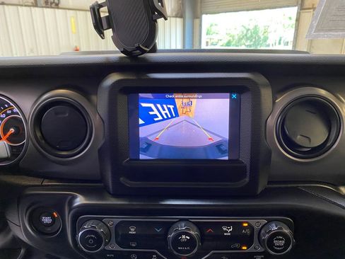 Used 2022 Jeep Gladiator Sport AWD/4WD image 41