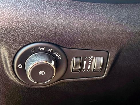 Certified 2022 Jeep Compass Limited w/ Sun and Sound Group AWD/4WD image 21