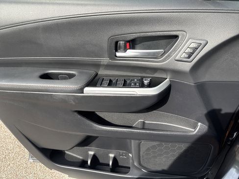 Used 2025 Toyota Sienna Limited image 15