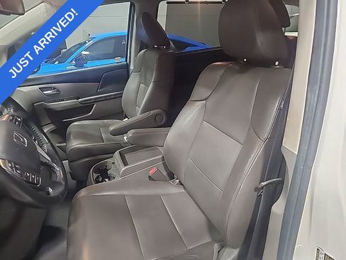 Used 2016 Honda Odyssey Touring Elite image 6