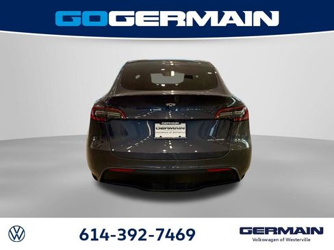 Used 2022 Tesla Model Y Long Range image 9