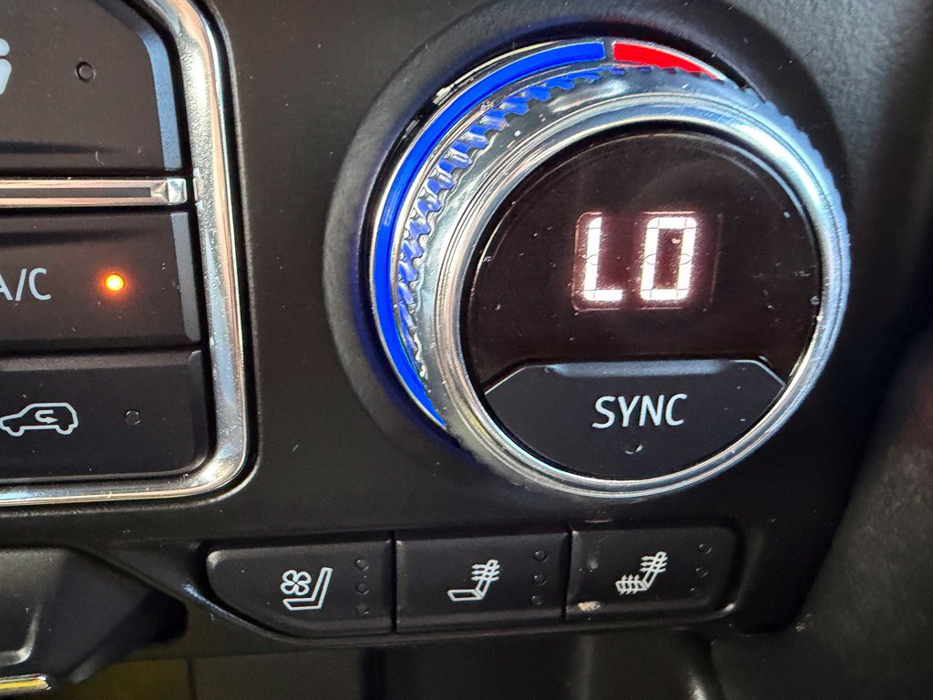 Used 2021 GMC Yukon AT4 w/ Rear Media and Nav Package AWD/4WD image 19