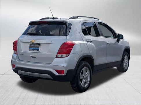 Used 2022 Chevrolet Trax LT w/ LT Convenience Package AWD/4WD image 5