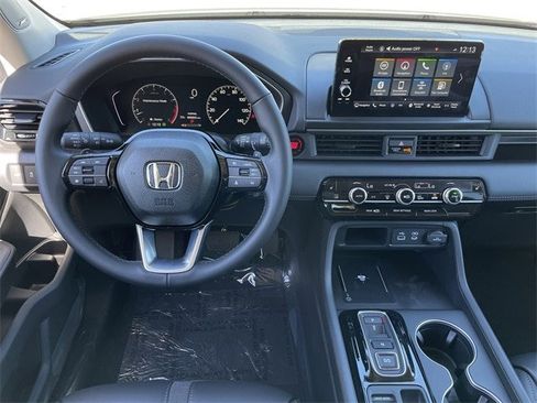 New 2025 Honda Pilot Touring image 12