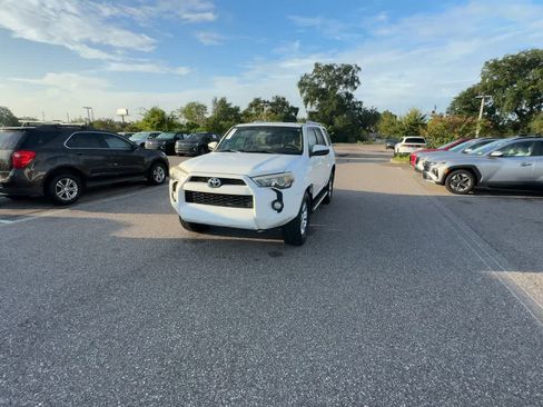 Used 2016 Toyota 4Runner SR5 RWD image 3