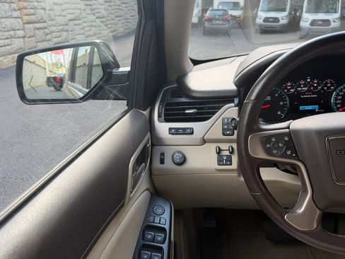 Used 2017 GMC Yukon Denali w/ Open Road Package RWD image 18